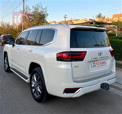 تۆیۆتا لاند کروزەر